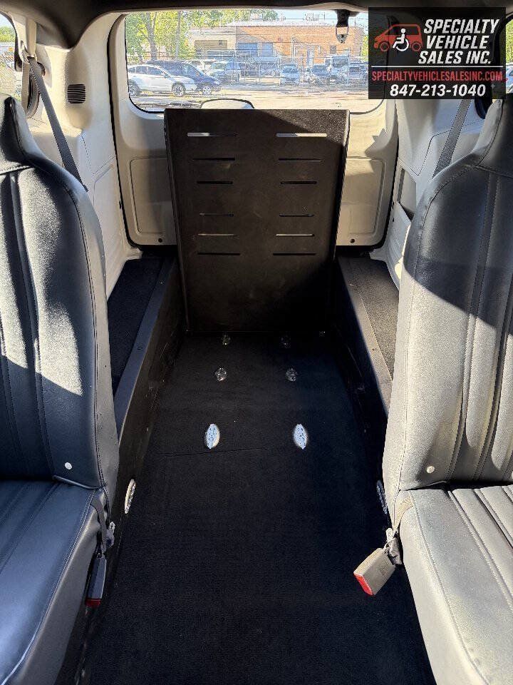Used 2018 Dodge Grand Caravan SXT FWD image 18