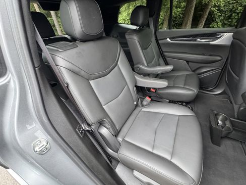 Used 2025 Cadillac XT6 Premium Luxury image 17