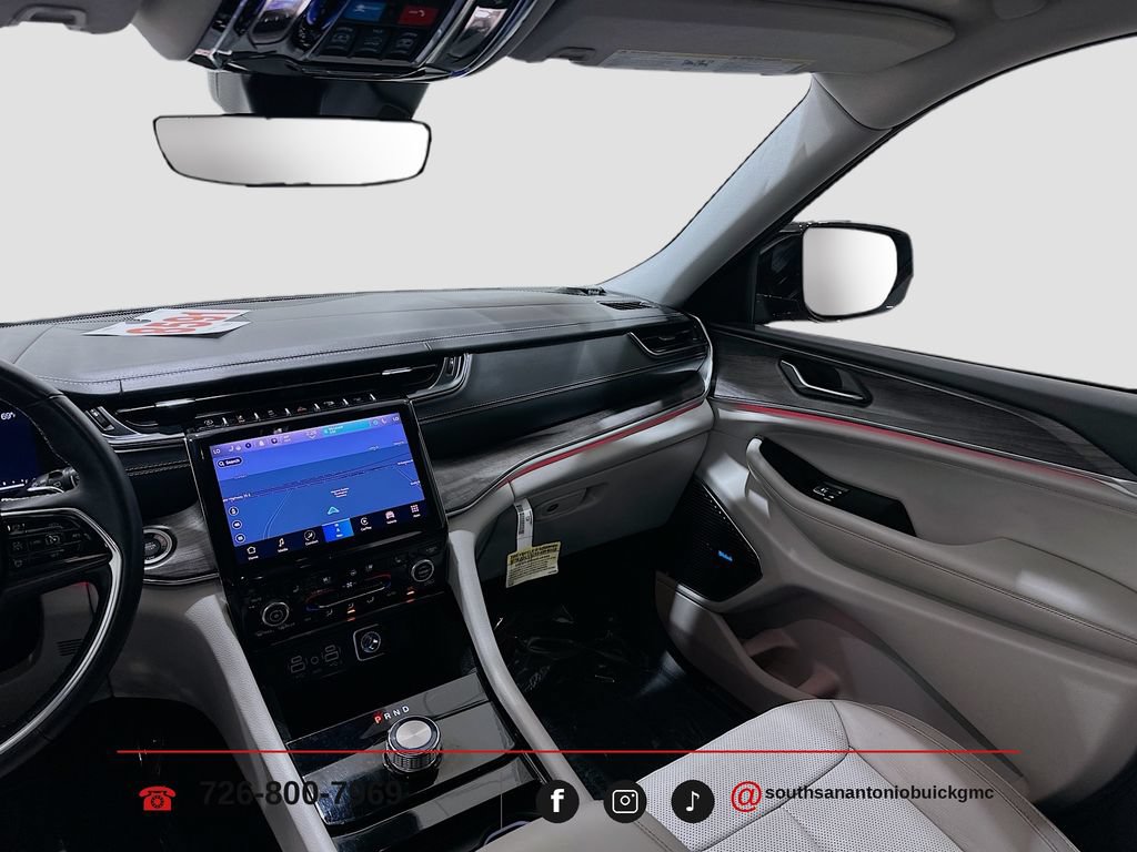 Used 2022 Jeep Grand Cherokee Overland RWD image 24