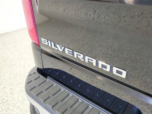 Used 2023 Chevrolet Silverado 1500 LT AWD/4WD image 36