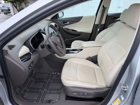 Used 2021 Chevrolet Malibu LT w/ Leather Package image 16