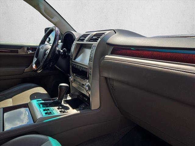 Used 2018 Lexus GX 460 Luxury w/ Preferred Accessory Package AWD/4WD image 19