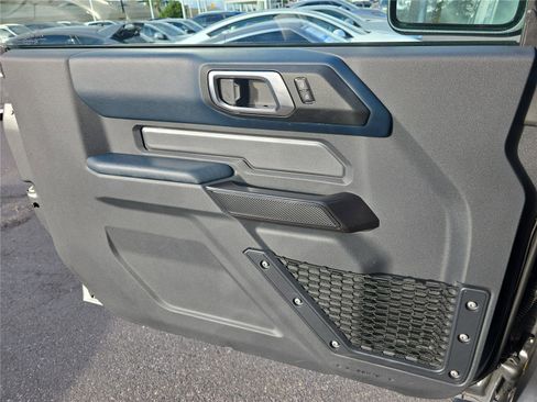 Used 2024 Ford Bronco Heritage Edition image 13