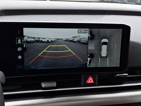 Used 2025 Kia Carnival SX w/ SX Dark Edition Package FWD image 24
