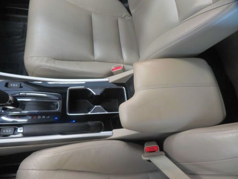 Used 2016 Honda Accord EX-L image 47