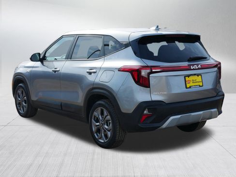 Certified 2024 Kia Seltos LX image 5