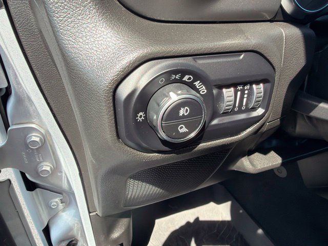 Used 2022 Jeep Gladiator Sport AWD/4WD image 11