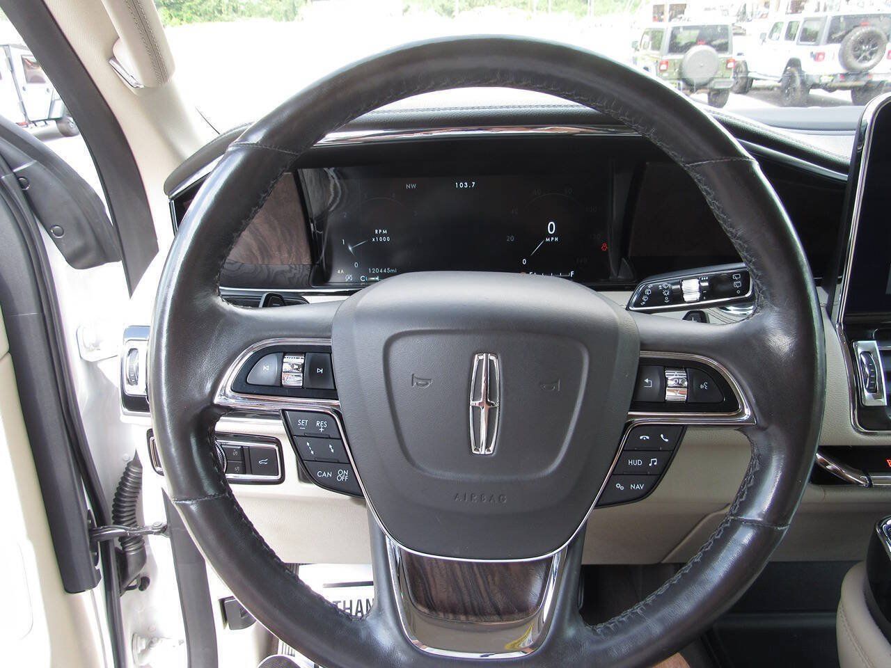 Used 2019 Lincoln Navigator Reserve w/ Cargo Package AWD/4WD image 25