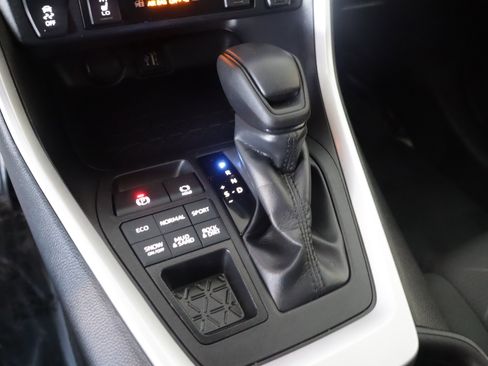 Used 2024 Toyota RAV4 XLE image 19