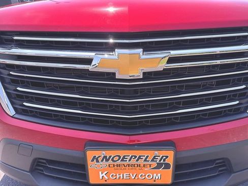 Used 2023 Chevrolet Traverse LT AWD/4WD image 30