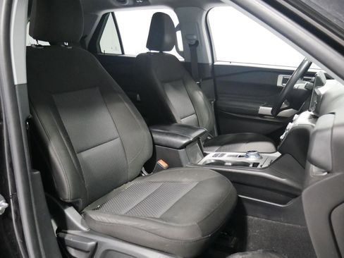 Certified 2022 Ford Explorer XLT image 16