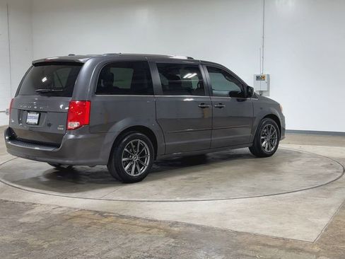 Used 2017 Dodge Grand Caravan SXT FWD image 9