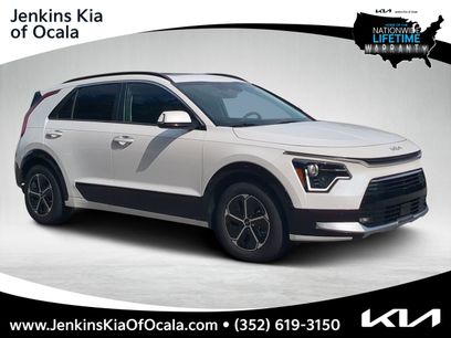 New 2025 Kia Niro SX