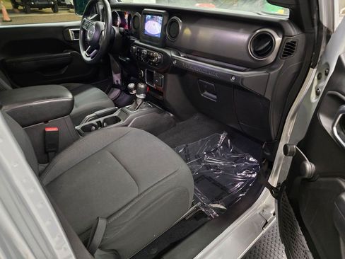 Used 2023 Jeep Wrangler Unlimited Sport AWD/4WD image 31