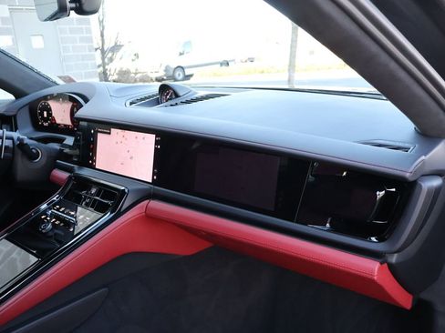 Used 2025 Porsche Panamera GTS image 10