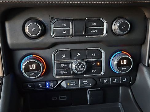 Used 2022 Chevrolet Tahoe High Country image 25