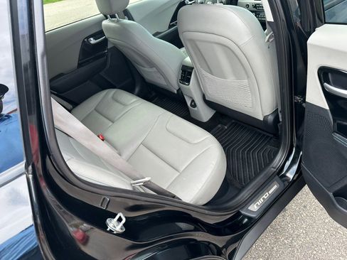 Used 2018 Kia Niro Touring FWD image 16
