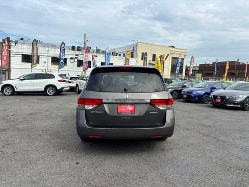 Used 2017 Honda Odyssey SE image 8