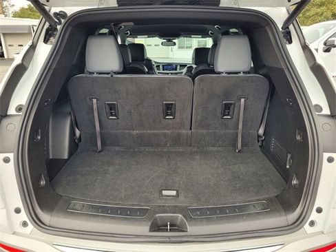 Used 2023 Buick Enclave Essence image 26