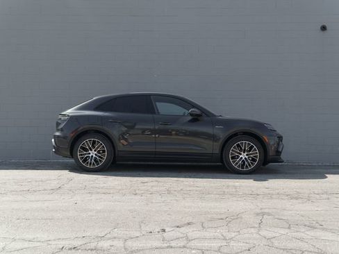 New 2026 Porsche Macan 4 Electric image 6