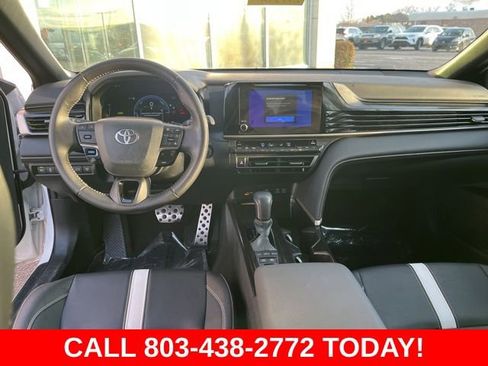 Used 2025 Toyota Camry SE w/ Convenience Package image 15
