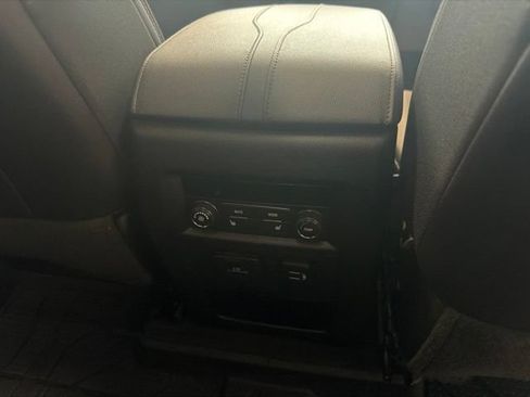 Used 2023 Chevrolet Traverse High Country AWD/4WD image 45