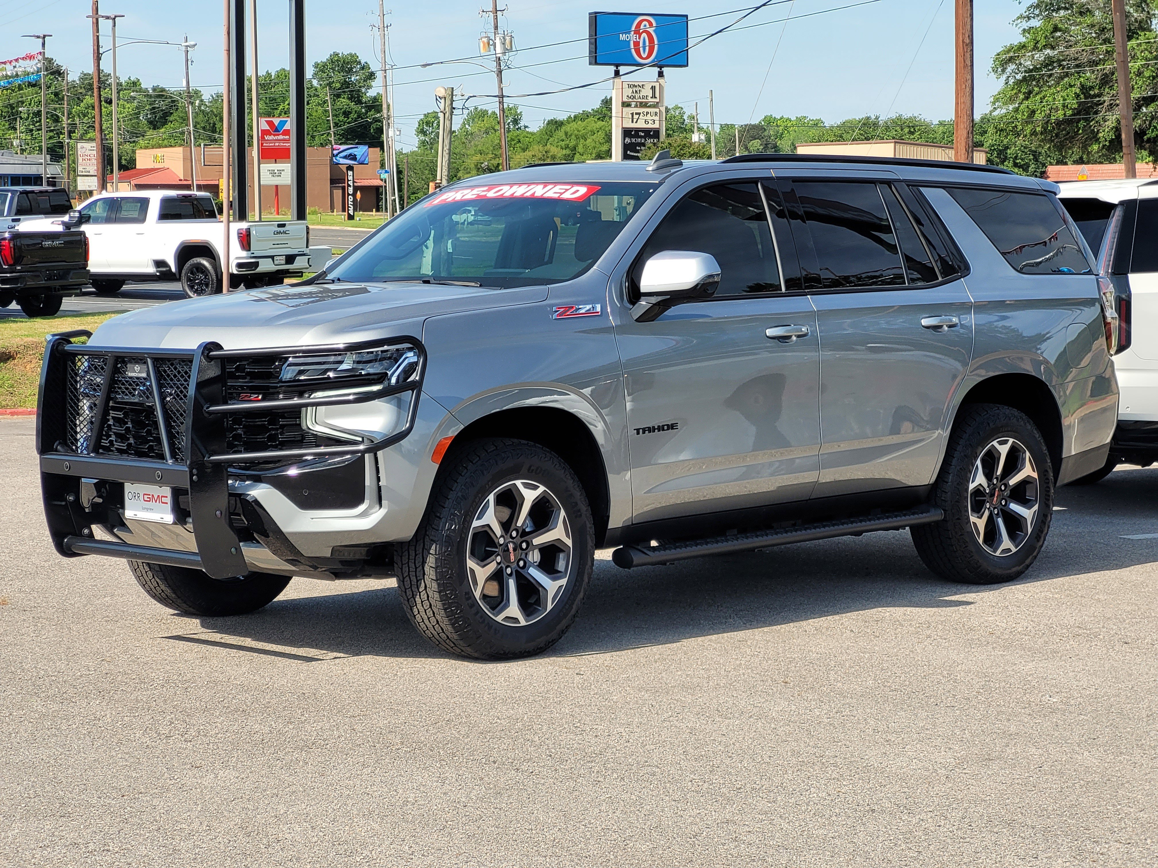 Used 2024 Chevrolet Tahoe Z71 w/ Z71 Off-Road Package AWD/4WD image 3