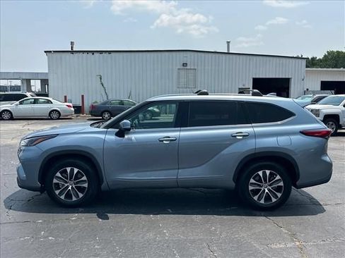 Used 2021 Toyota Highlander XLE FWD image 7