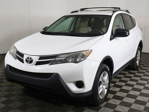 Used 2013 Toyota RAV4 LE FWD image 5