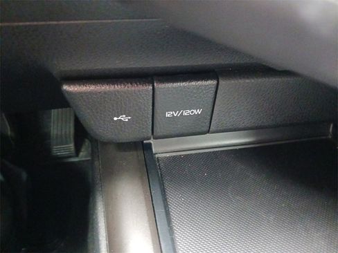 Used 2023 Toyota Camry SE image 24