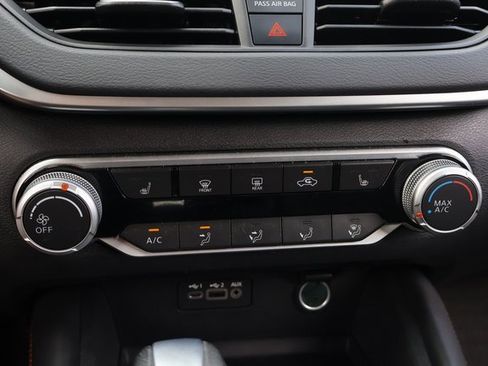 Used 2021 Nissan Altima 2.5 SR w/ SR Premium Package image 25