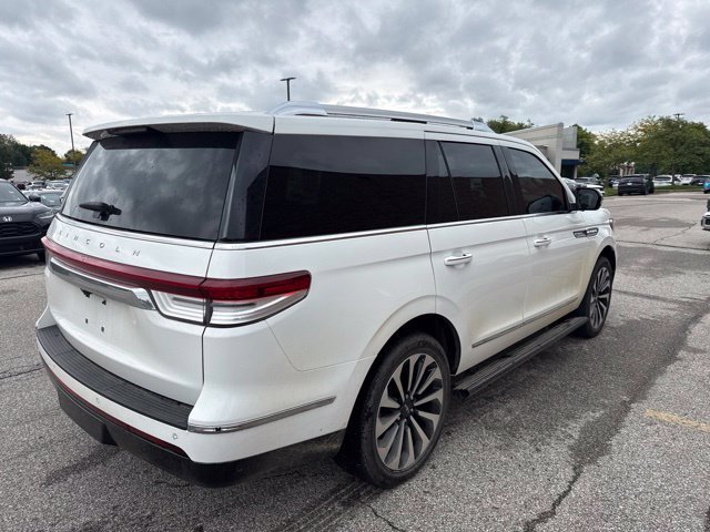 Used 2022 Lincoln Navigator Reserve w/ Equipment Group 201A AWD/4WD image 3