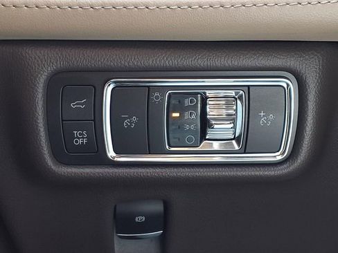 Certified 2022 Lincoln Nautilus Reserve w/ Luxury Package FWD image 15