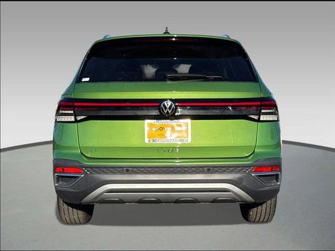 New 2025 Volkswagen Taos SE image 5