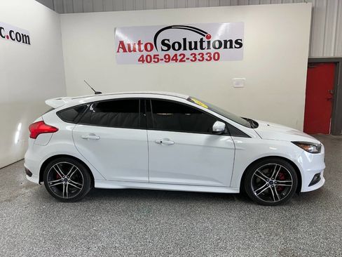 Used 2015 Ford Focus ST image 8