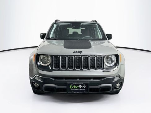 Used 2023 Jeep Renegade Latitude AWD/4WD image 2