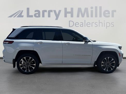 Used 2022 Jeep Grand Cherokee Overland AWD/4WD image 6