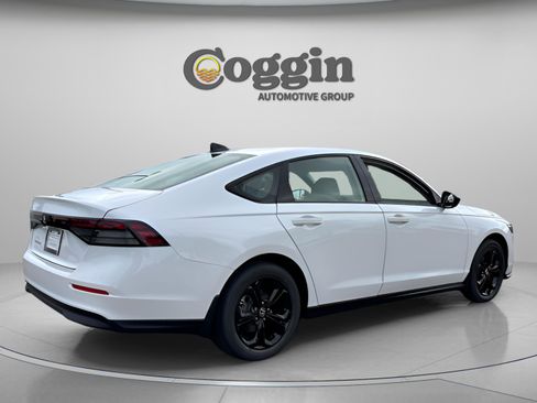 New 2025 Honda Accord SE image 6