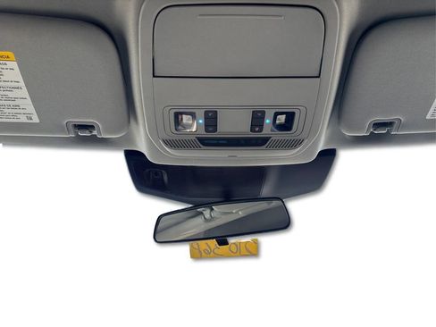 Used 2022 Ford Explorer XLT image 25