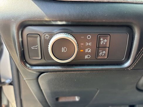Used 2021 Ford Explorer Platinum w/ Equipment Group 601A AWD/4WD image 16