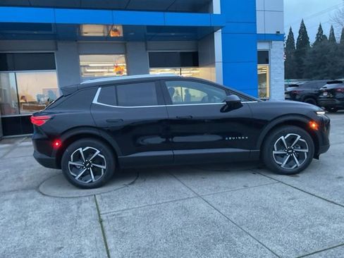 New 2026 Chevrolet Equinox EV LT image 9