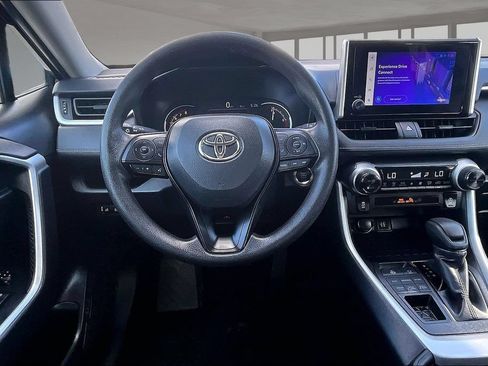 Used 2025 Toyota RAV4 XLE AWD/4WD image 5