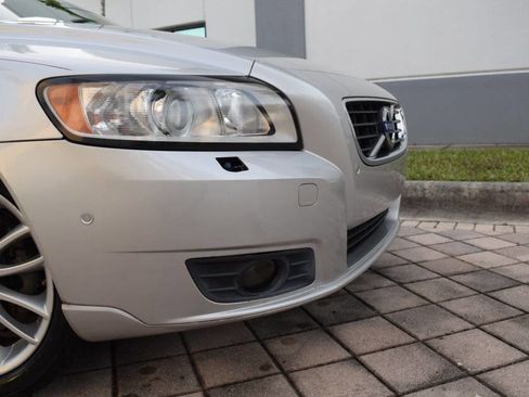 Used 2011 Volvo V50 T5 image 15