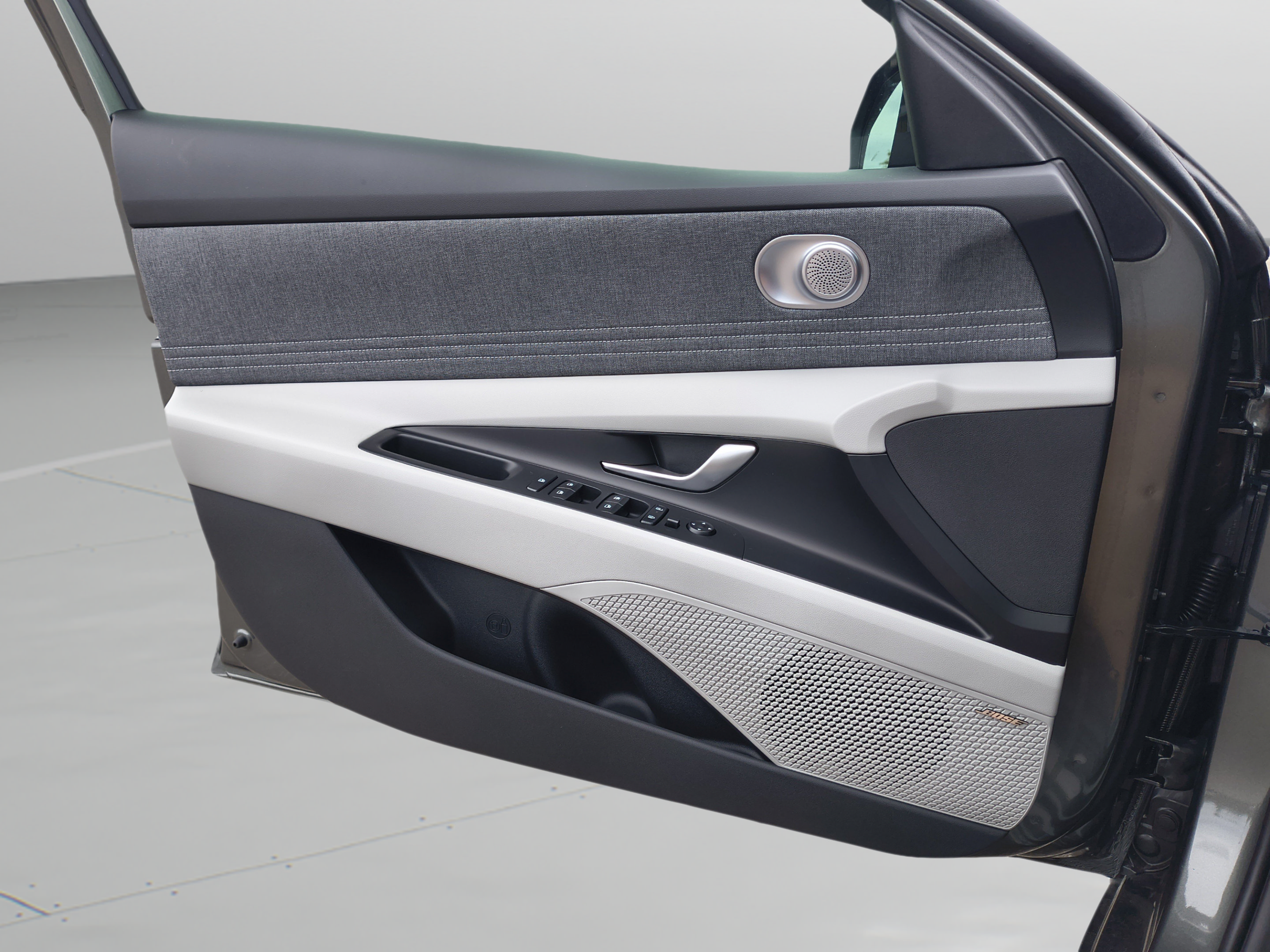 New 2026 Hyundai Elantra Limited FWD image 21
