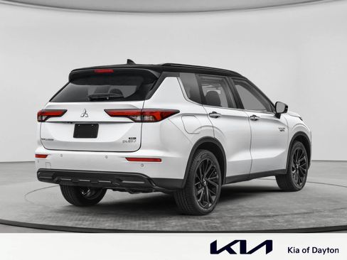 Used 2025 Mitsubishi Outlander SEL Black Edition AWD/4WD image 2