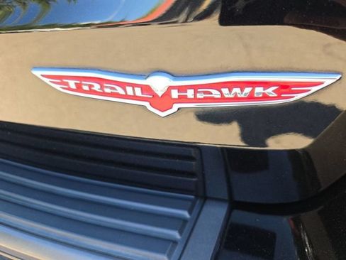 Used 2018 Jeep Grand Cherokee Trailhawk AWD/4WD image 28
