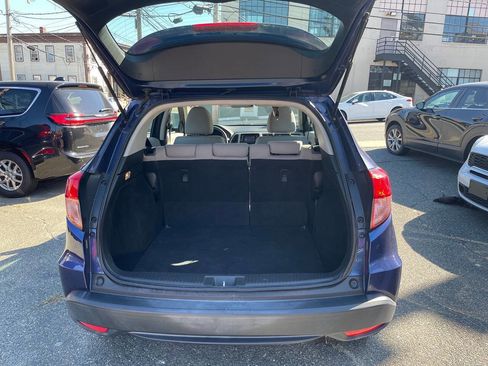 Used 2017 Honda HR-V LX image 7