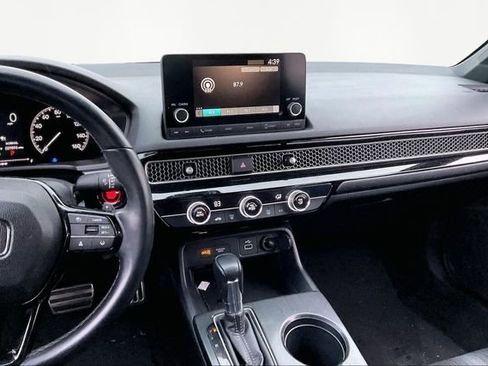 Used 2023 Honda Civic Sport image 9