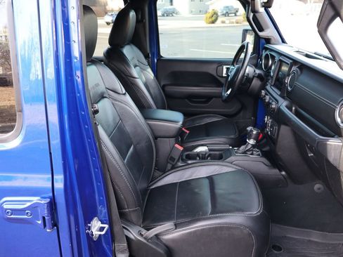 Used 2018 Jeep Wrangler Unlimited Sahara w/ Dual Top Group image 23