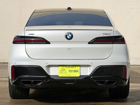Used 2023 BMW 760i xDrive w/ Executive Package AWD/4WD image 11